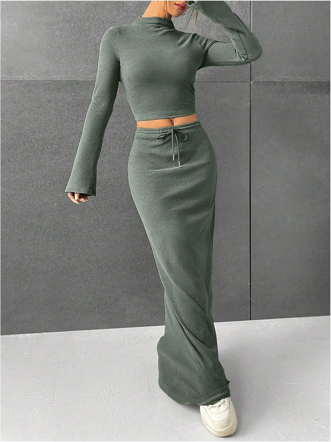 Floerns Women's Two Piece Outfit Mock Neck Flare Long Sleeve Tee Top and Maxi Skirt Set