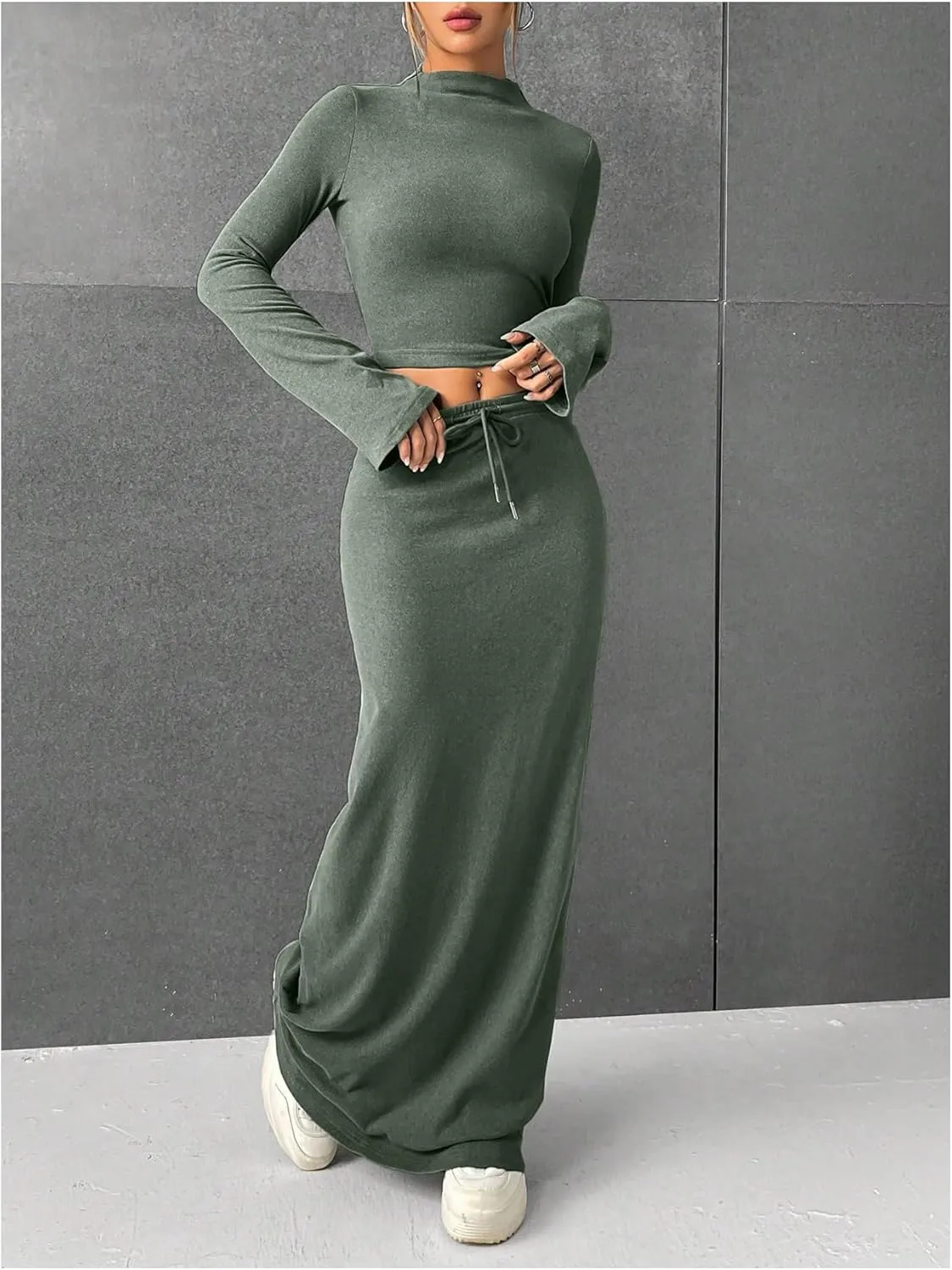 Floerns Women's Two Piece Outfit Mock Neck Flare Long Sleeve Tee Top and Maxi Skirt Set