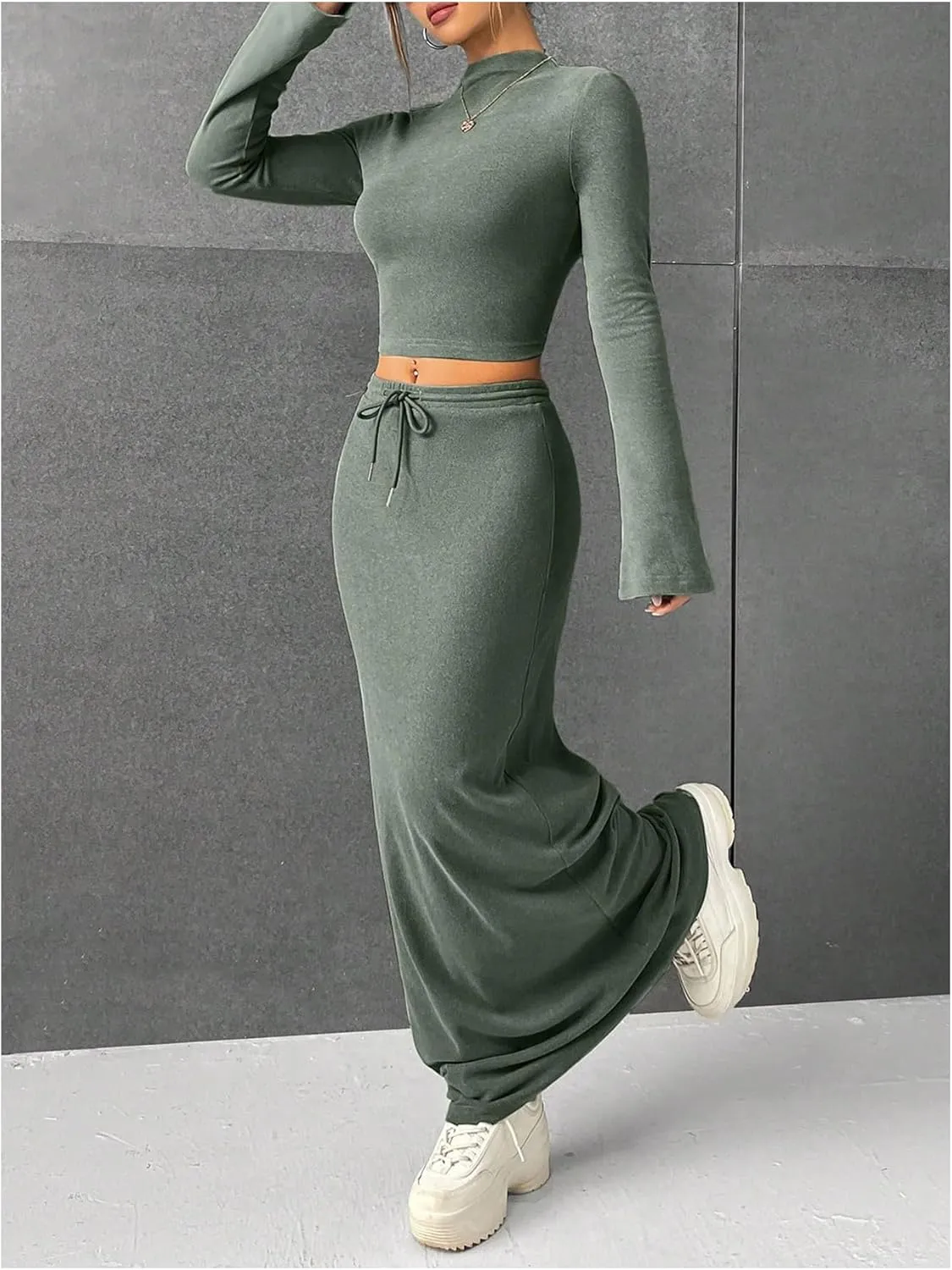 Floerns Women's Two Piece Outfit Mock Neck Flare Long Sleeve Tee Top and Maxi Skirt Set
