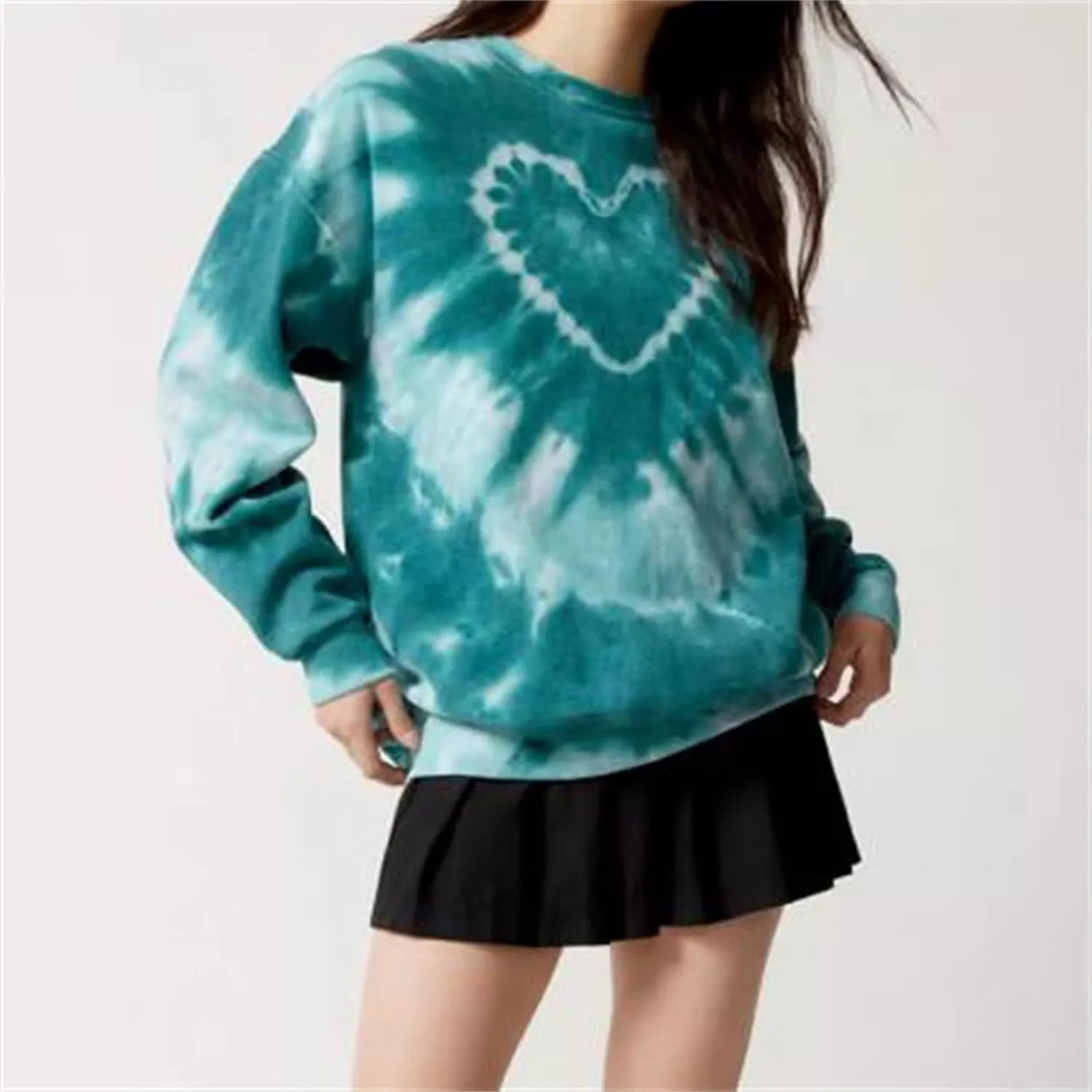 iTranyee Women Casual Tie Dye Pullover Sweatshirt Long Sleeve Crewneck Heart Print Oversized Hoodie 90s Vintage Streetwear