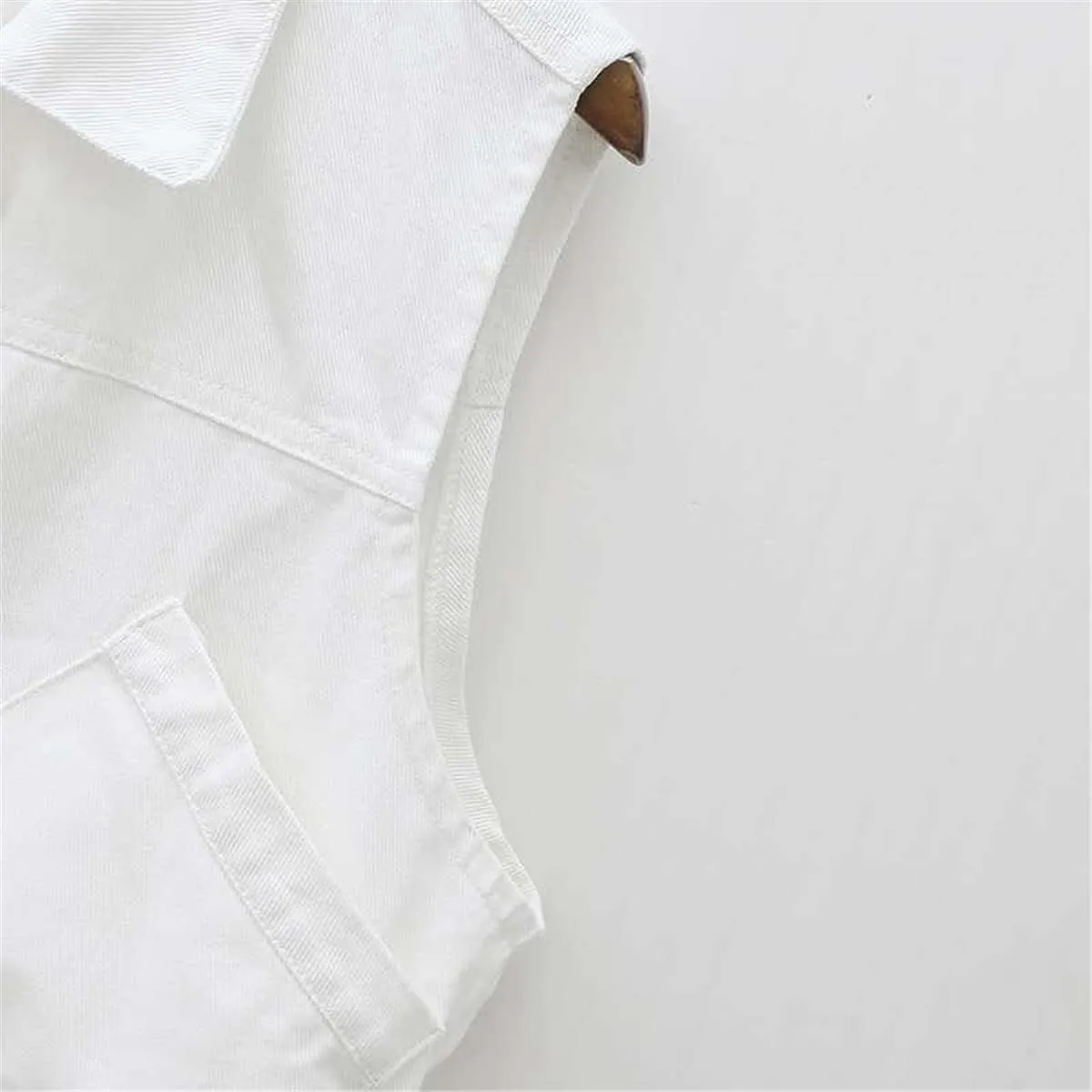 Ladies Spring Sleeveless Jacket Lapel Vest Denim Jacket Pocket Jeans Button Vest