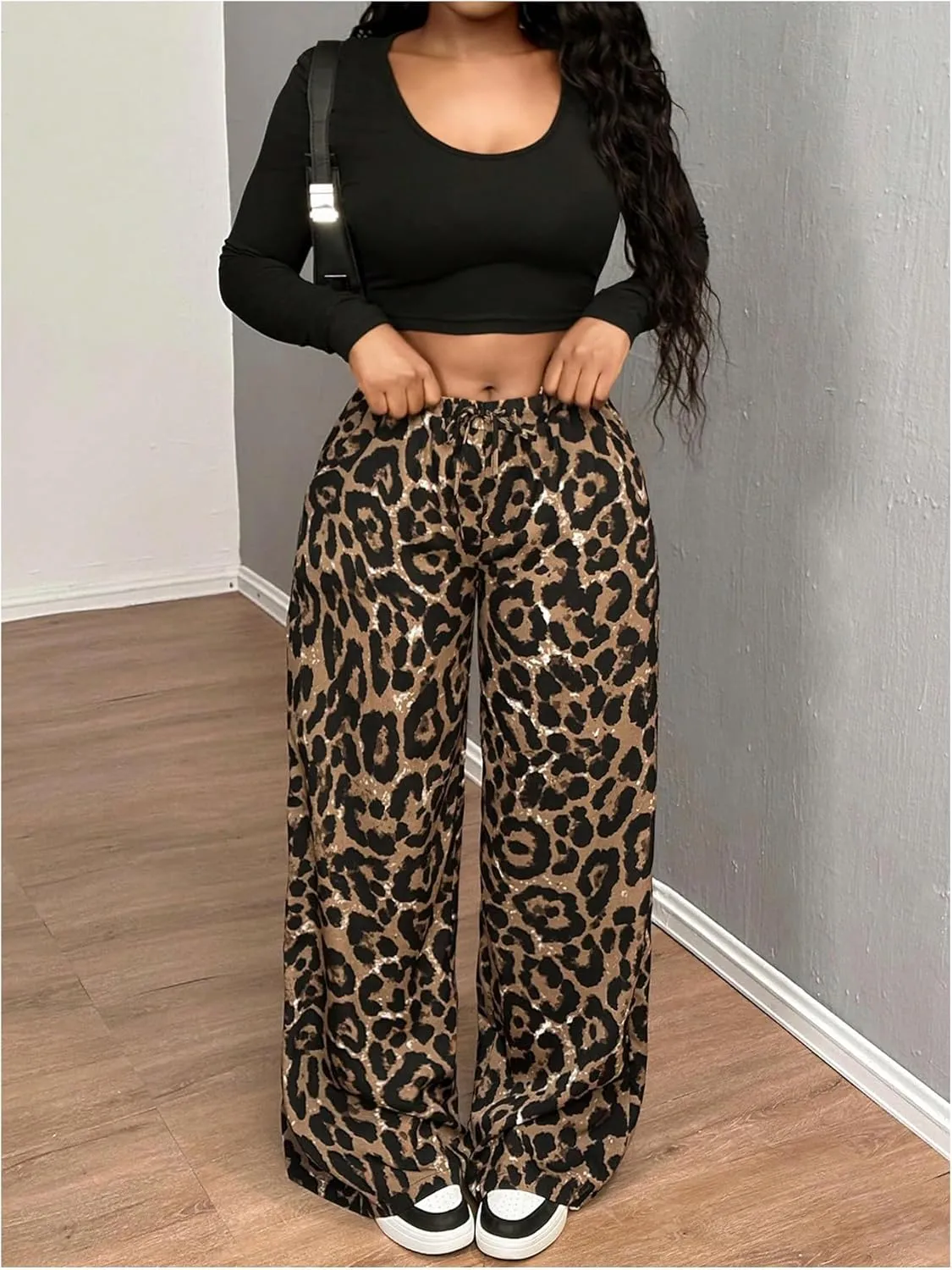 MakeMeChic Women's Leopard Wide Leg Baggy Pants Elastic Waist Drawstring Trousers with Pockets
